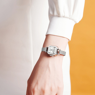 22cm Alloy Quartz Wristwatch With 8mm Band Width For Women